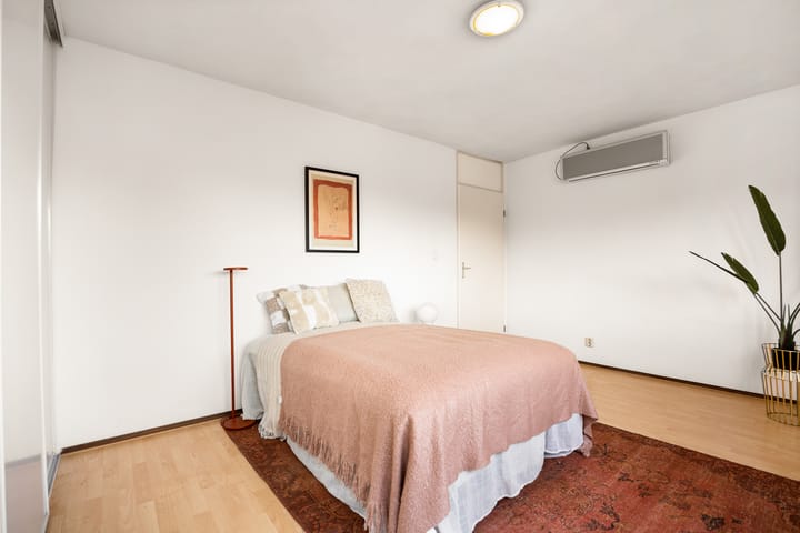 Photo 31 of J. Calsstraat 7