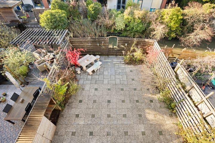 Photo 37 of J. Calsstraat 7