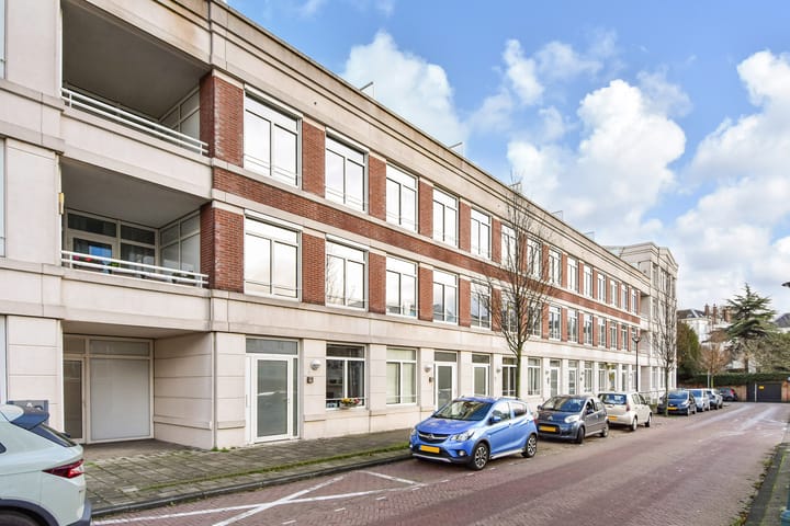 Photo 2 of Burgemeester Kolfschotenlaan 15