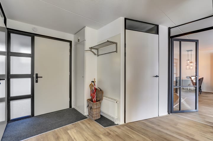 Photo 5 of Pinksterbloem 11-A