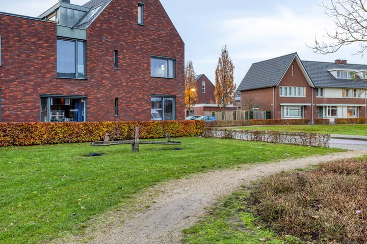 Photo 51 of Vaandriglaan 22