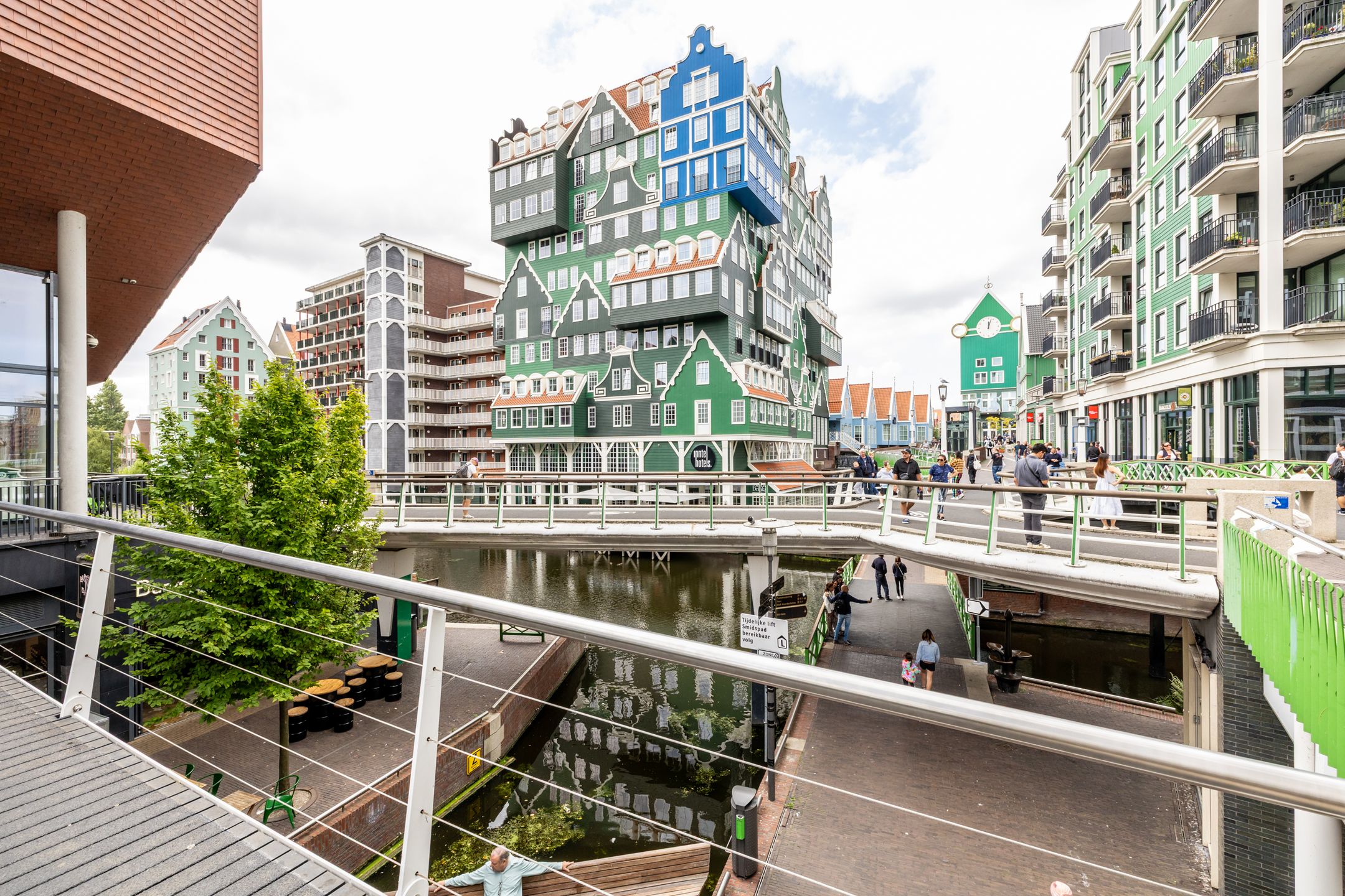 Photo 45 of Teakhout 14-A