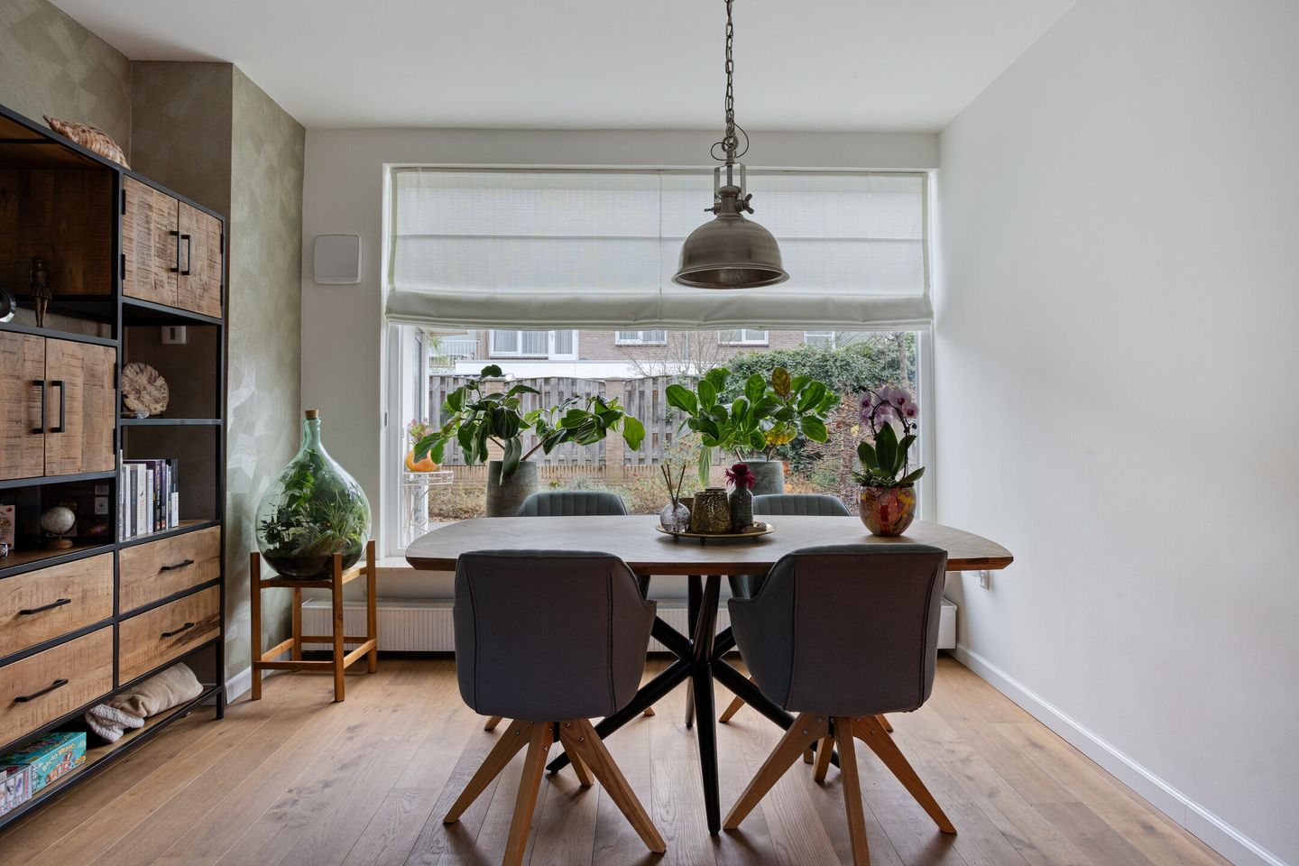 Foto 10 van Titus Brandsmastraat 69