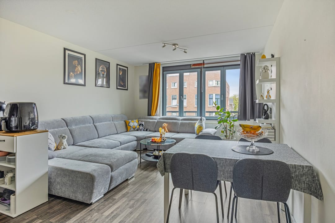 Photo 2 of Spoorstraat 30