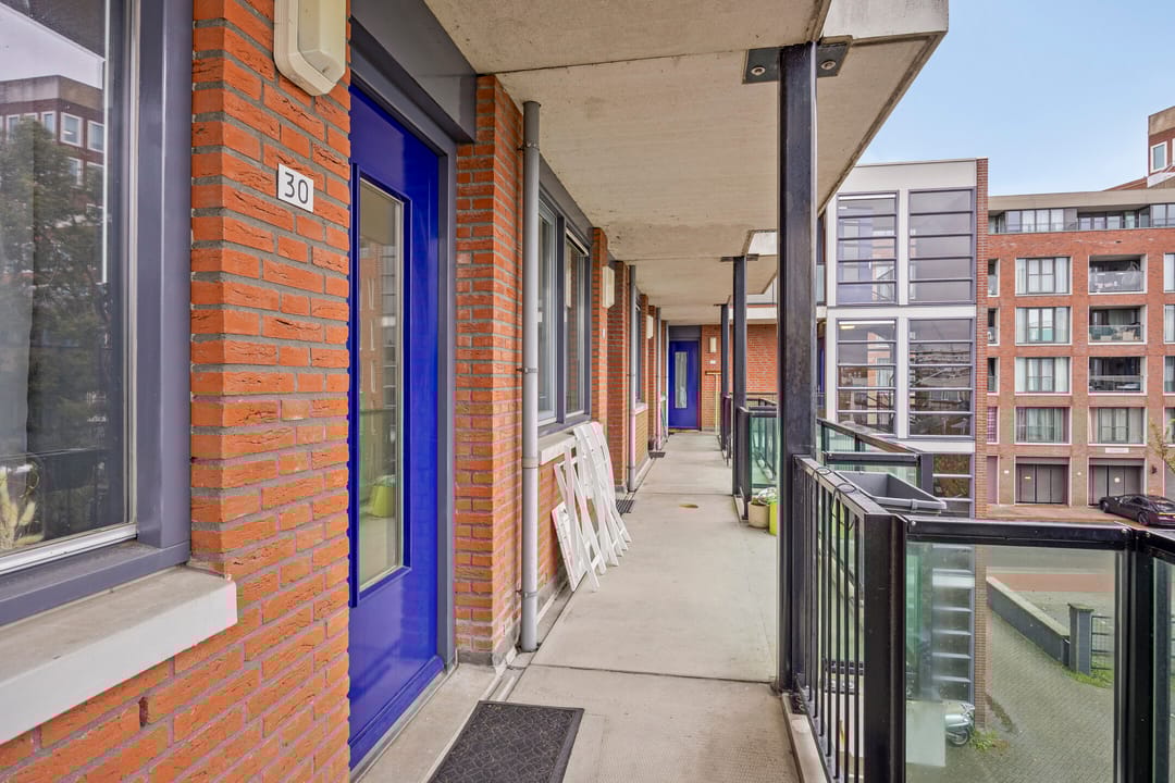 Photo 11 of Spoorstraat 30