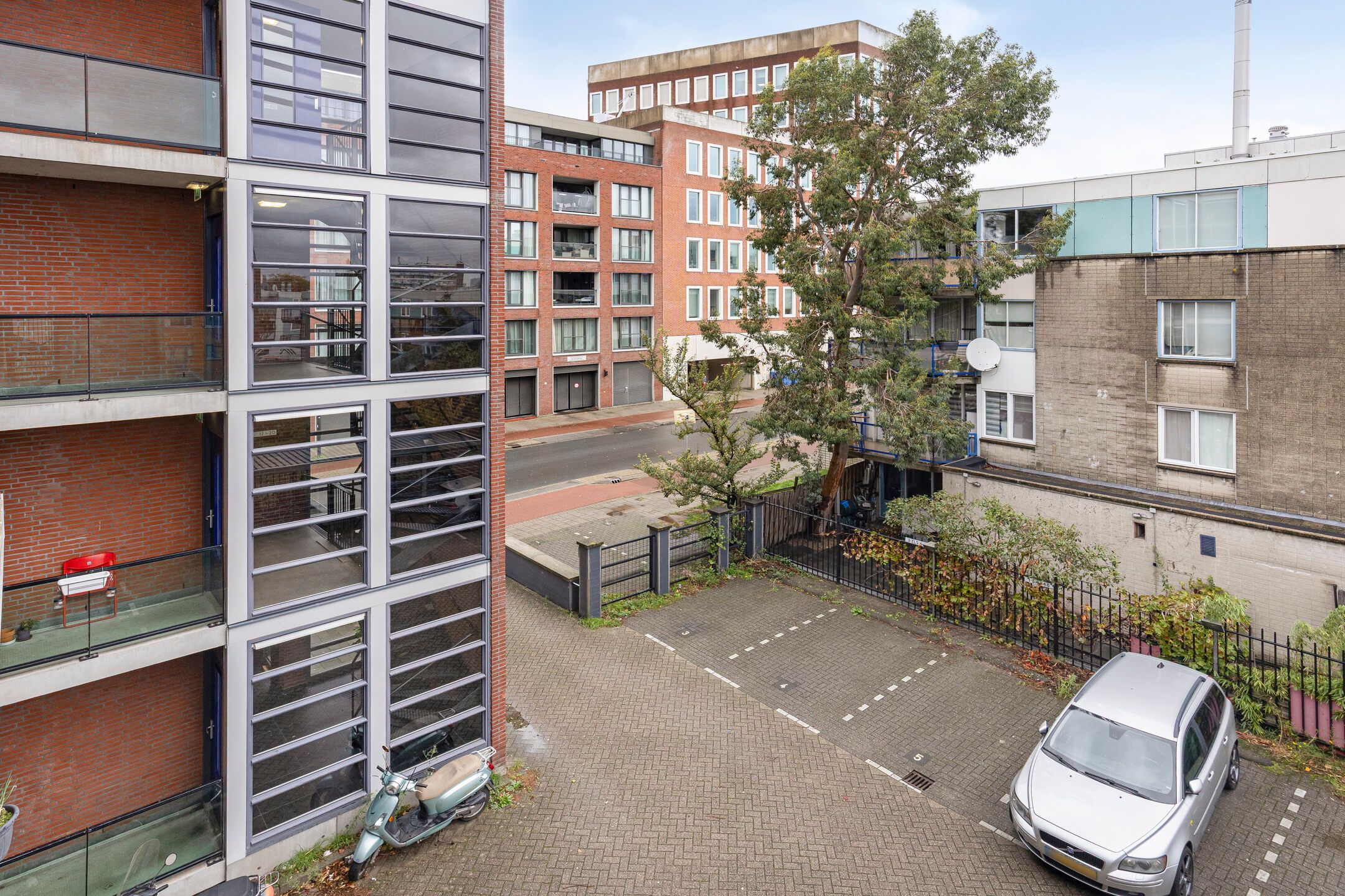 Photo 12 of Spoorstraat 30