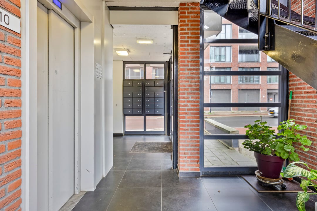 Photo 13 of Spoorstraat 30