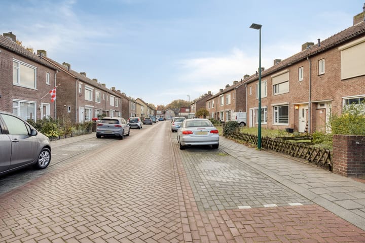 Foto 8 van C.L. Bressersstraat 25