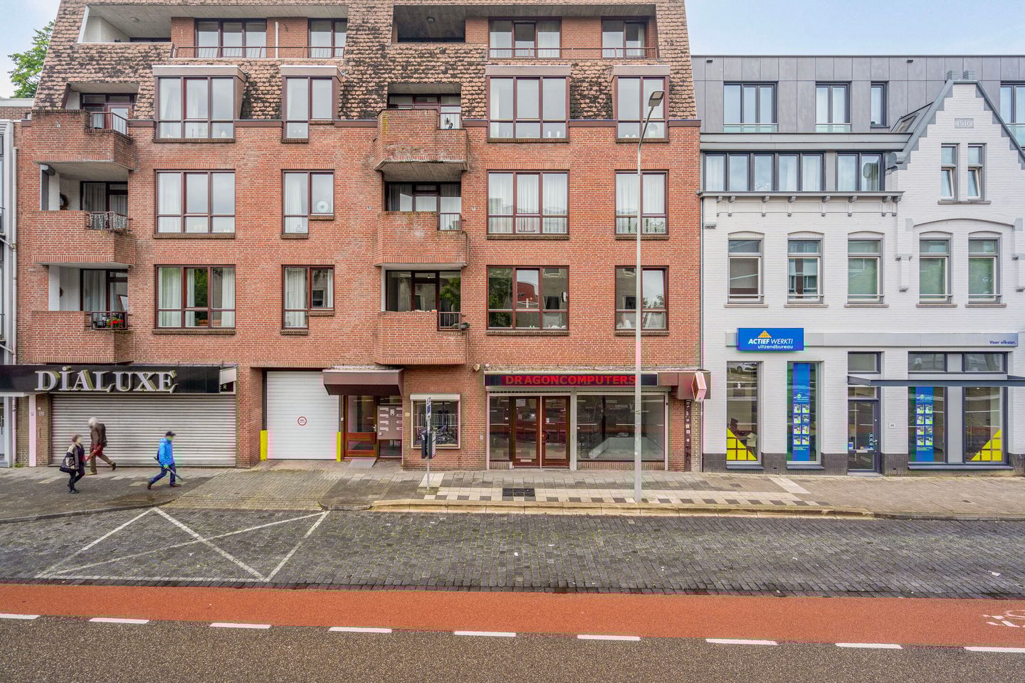 View photo 2 of Akerstraat 50