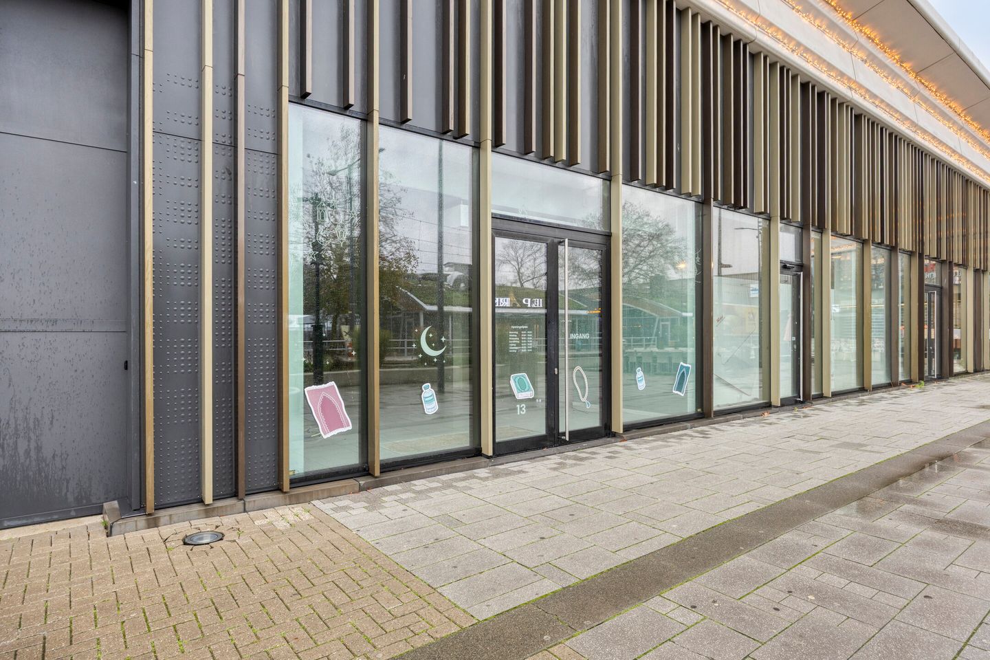 View photo 3 of Weigelia 13