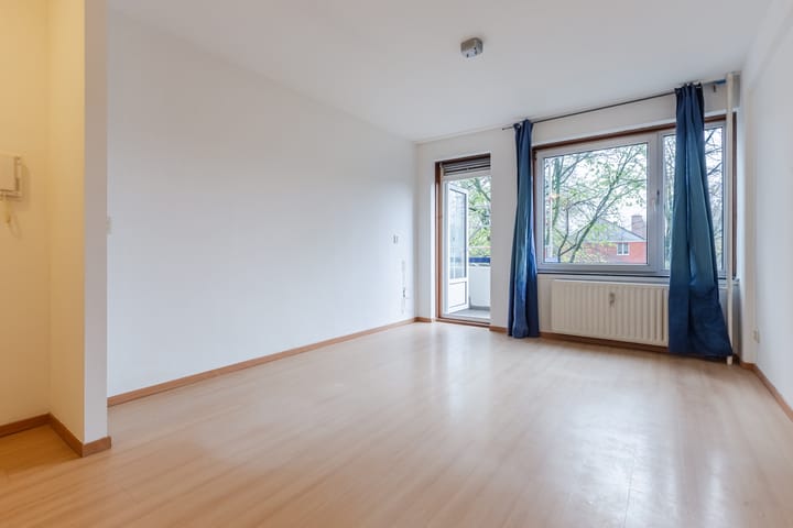 Photo 8 of Van Nijenrodeweg 14