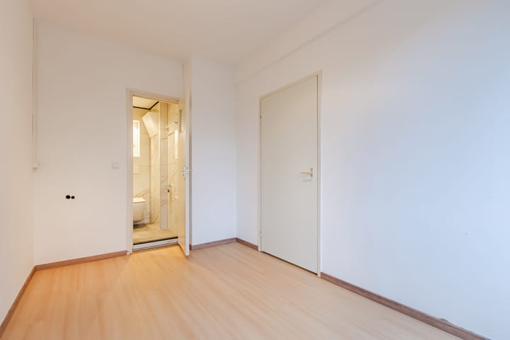 Photo 14 of Van Nijenrodeweg 14