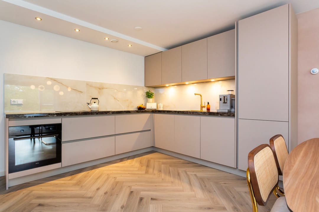 Foto 8 van Oranjeboomstraat 54-B