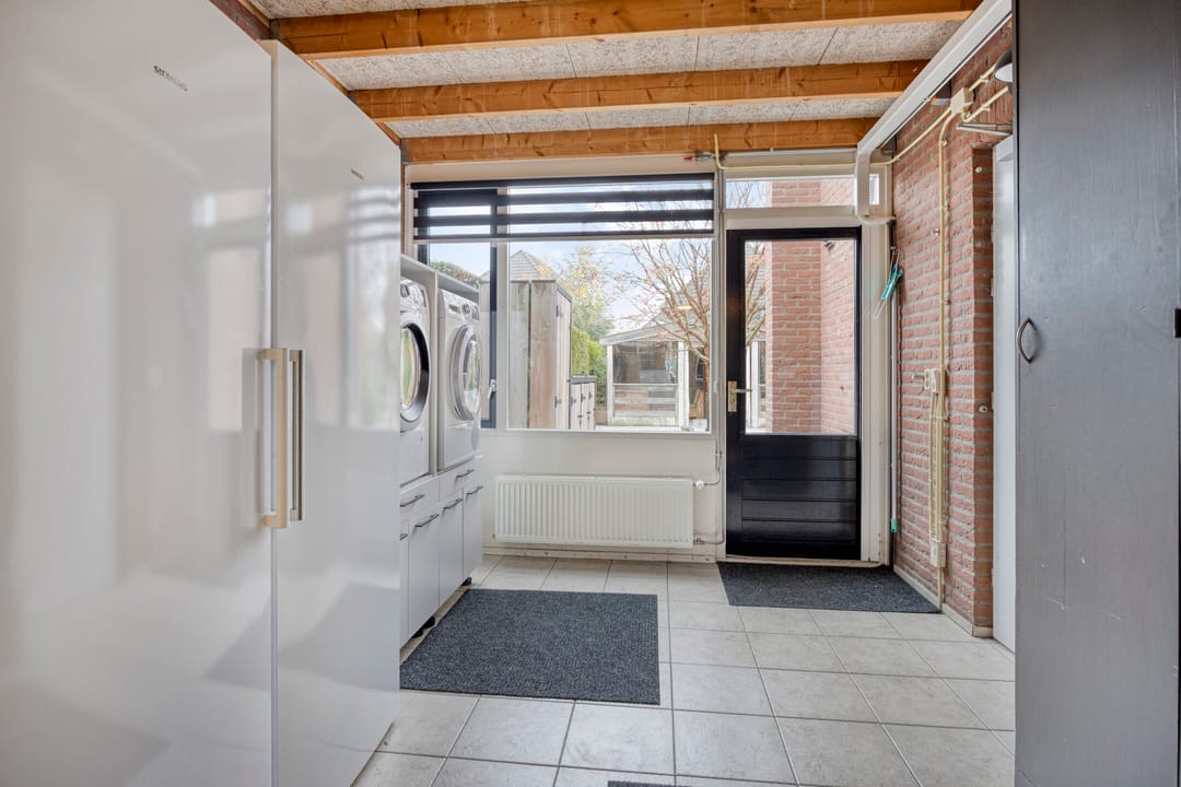 Photo 23 of Smientstraat 6