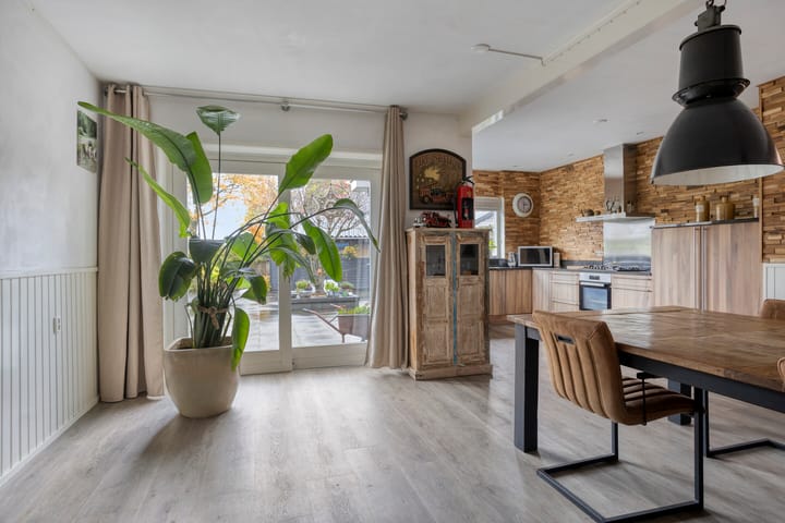 Photo 15 of Foarwei 112