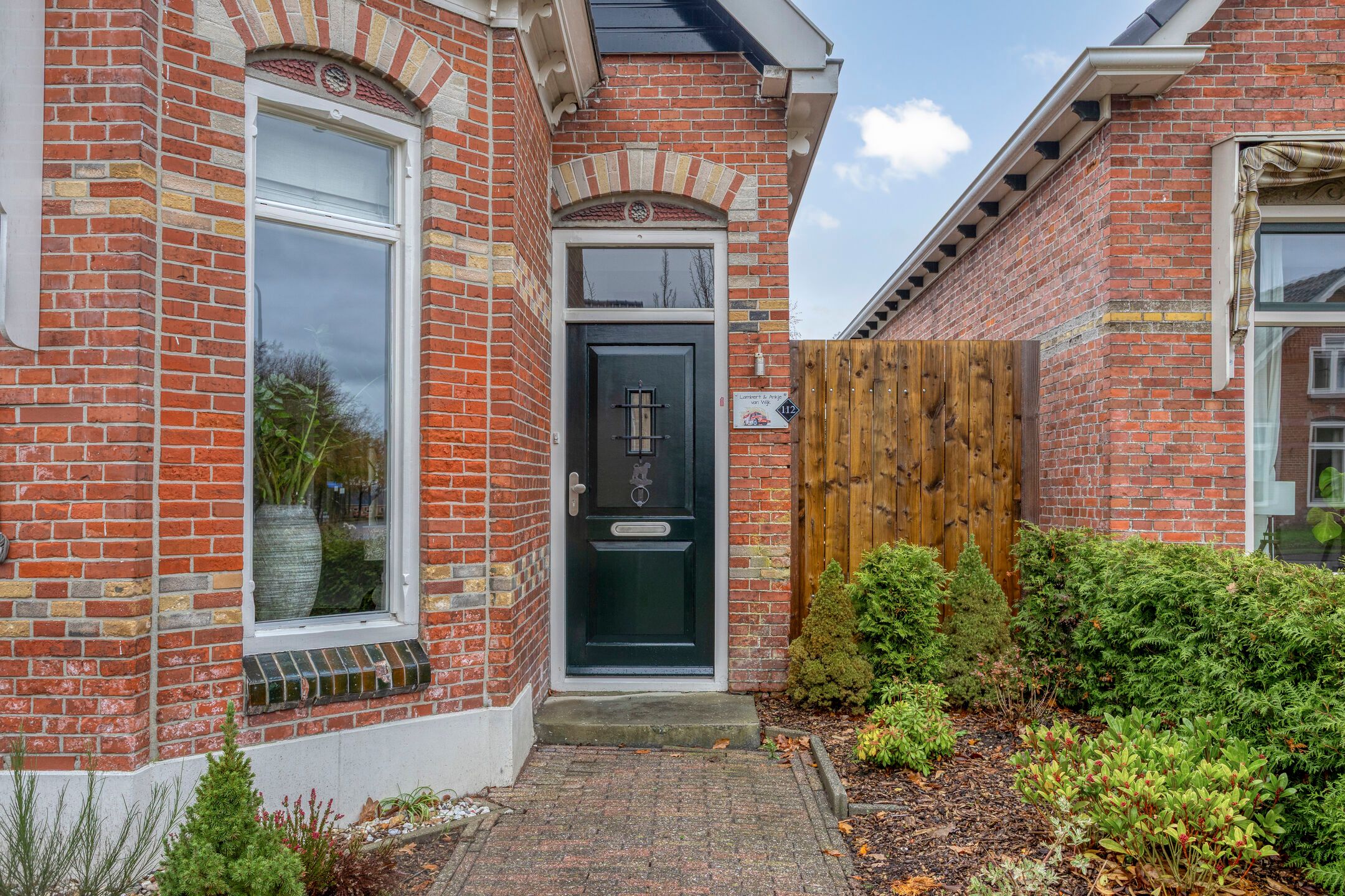 Photo 60 of Foarwei 112