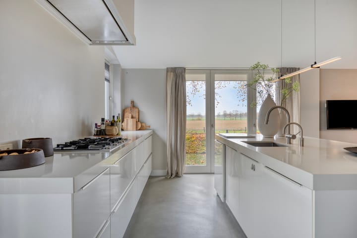 Photo 38 of Voordijk 21