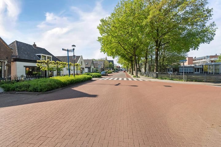 Photo 7 of Burgemeester van Engelenweg 195