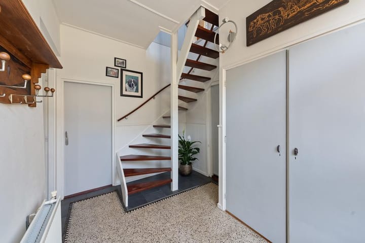 Photo 18 of Burgemeester van Engelenweg 195