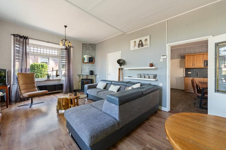 Photo 21 of Burgemeester van Engelenweg 195