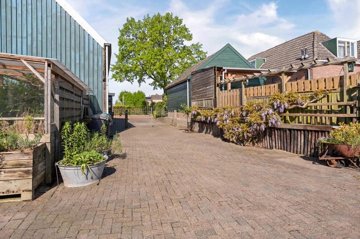 Photo 43 of Burgemeester van Engelenweg 195