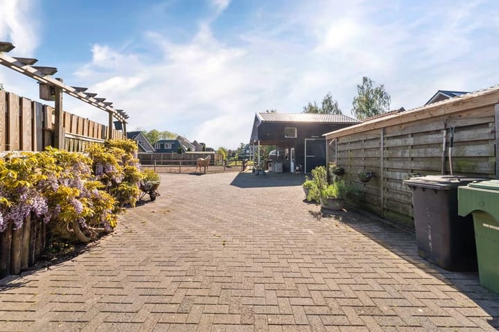 Photo 45 of Burgemeester van Engelenweg 195