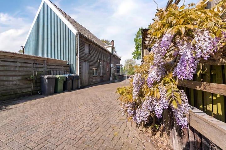 Photo 46 of Burgemeester van Engelenweg 195