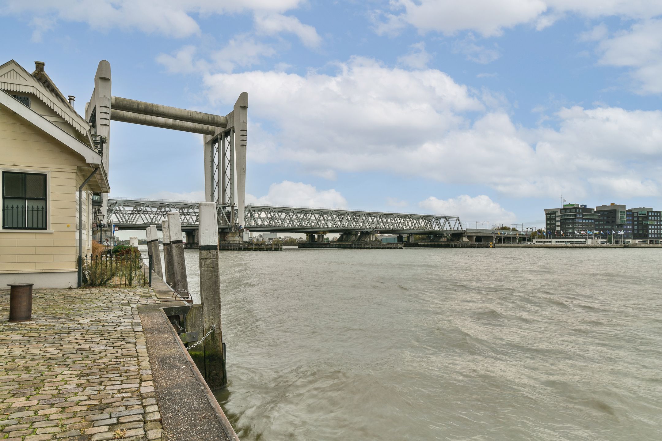 Foto 27 van Binnen Kalkhaven 237