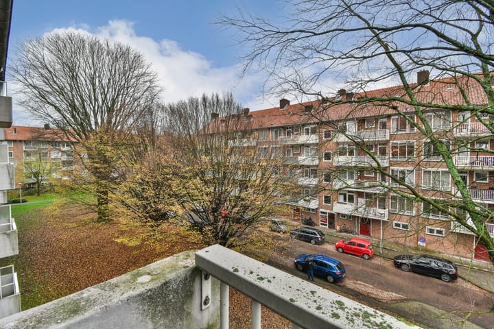 Photo 10 of Hendrik de Bruynstraat 23-2