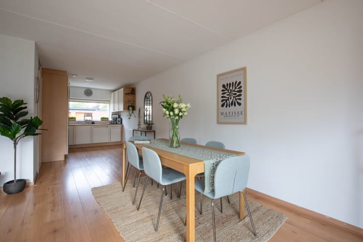 Photo 3 of Henry Moorestraat 42