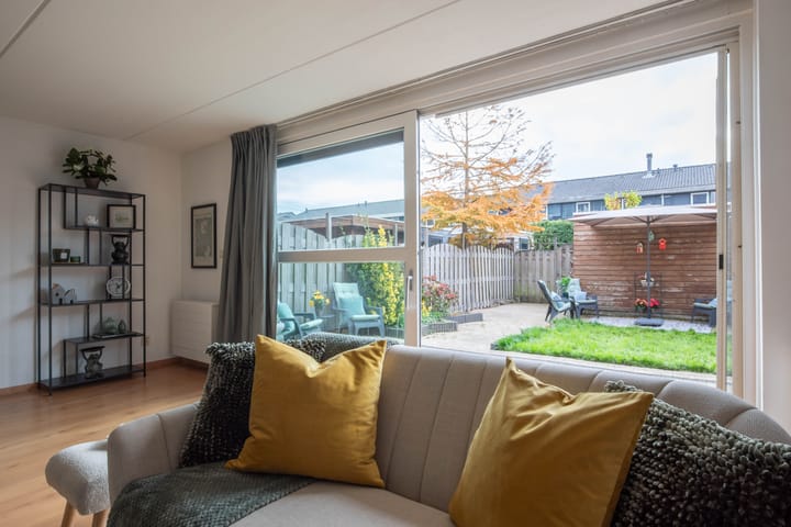 Photo 22 of Henry Moorestraat 42