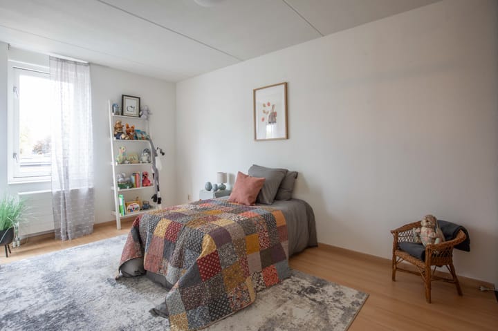 Photo 26 of Henry Moorestraat 42