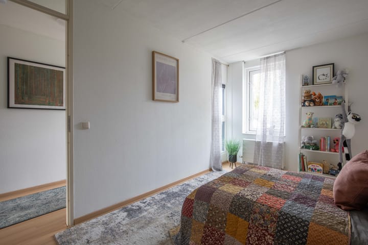 Photo 25 of Henry Moorestraat 42