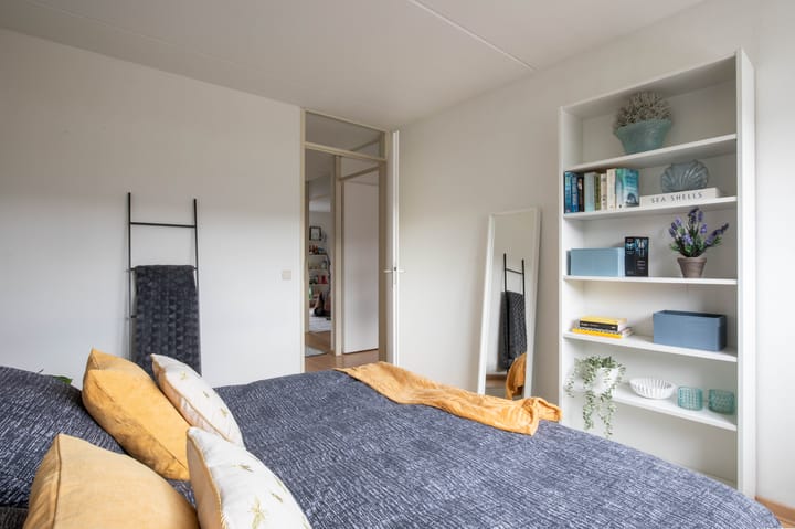 Photo 32 of Henry Moorestraat 42