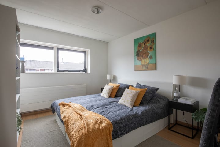 Photo 33 of Henry Moorestraat 42