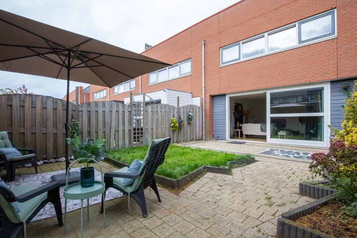 Photo 47 of Henry Moorestraat 42