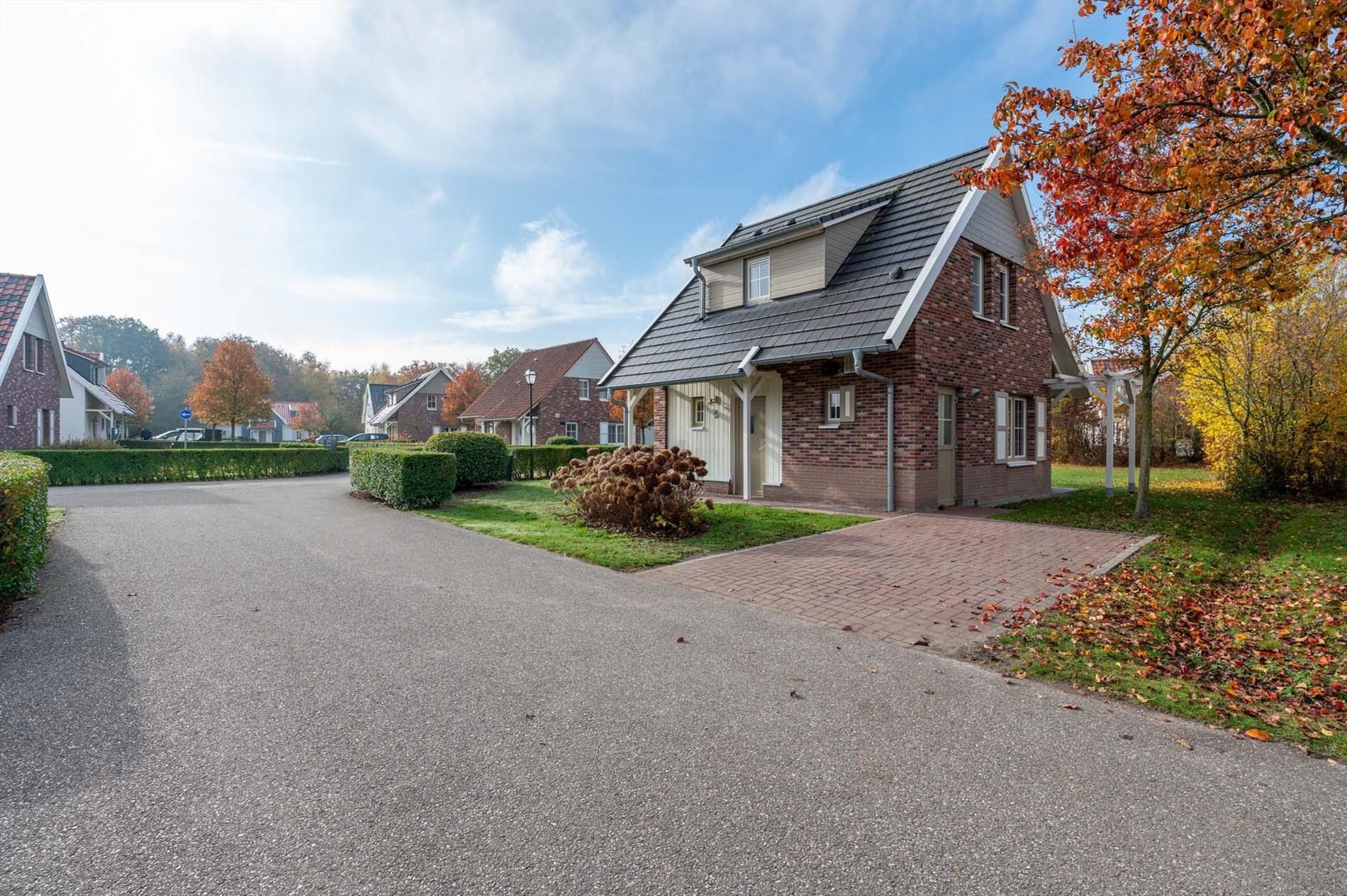 2-bedroom freehold villa in Arcen — photo 3 of 5