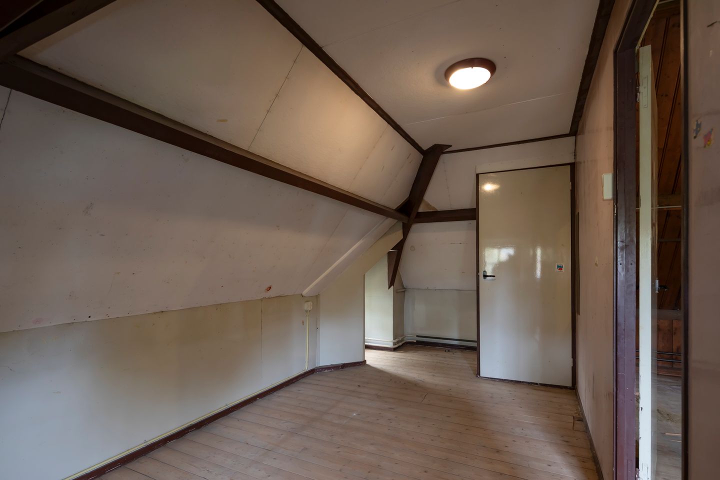 Foto 25 van Burg. Canterslaan 34