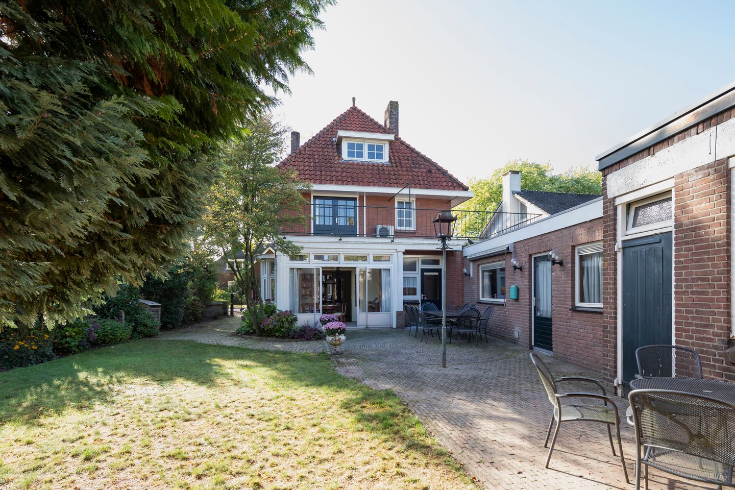 Foto 29 van Burg. Canterslaan 34