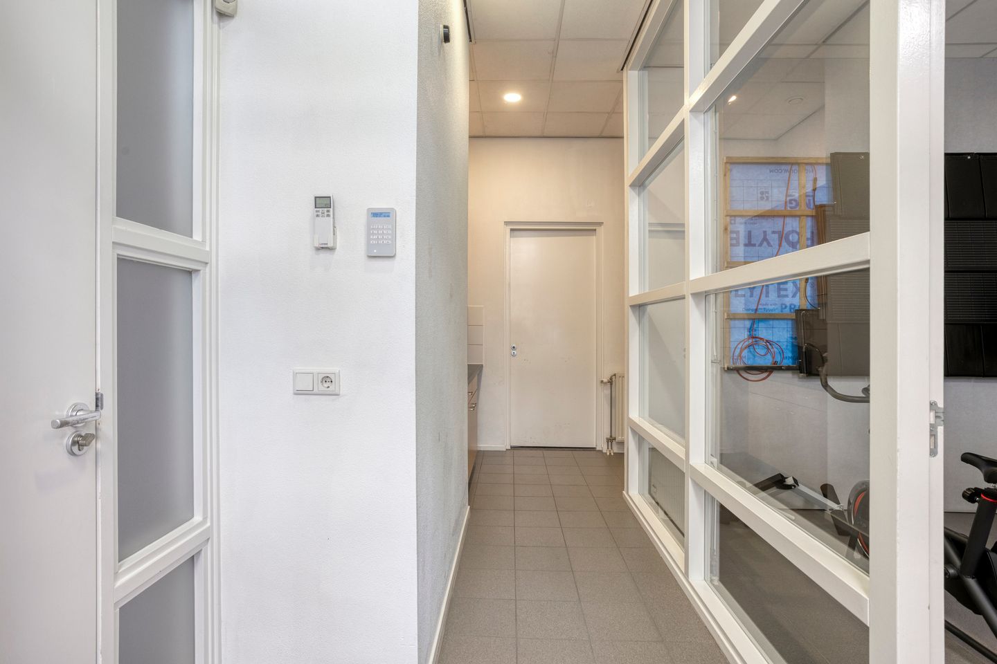 Bekijk foto 3 van Van Elderenlaan 3