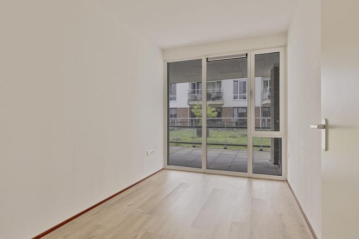 Photo 9 of Piusplein 28-03