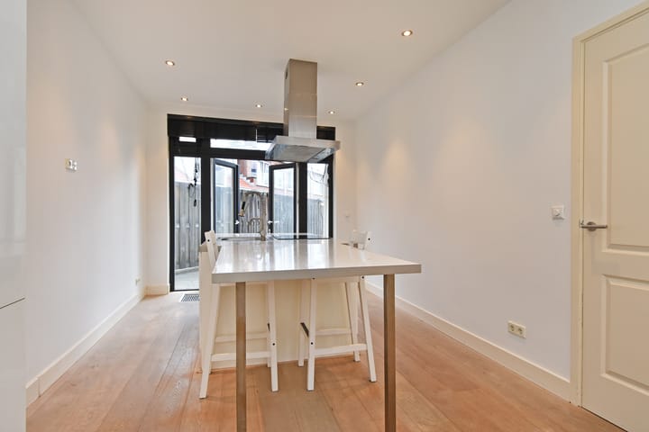 Foto 24 van Vuurbaakstraat 8