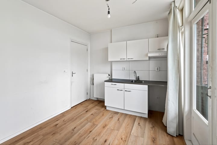 Foto 16 van Uddelstraat 146