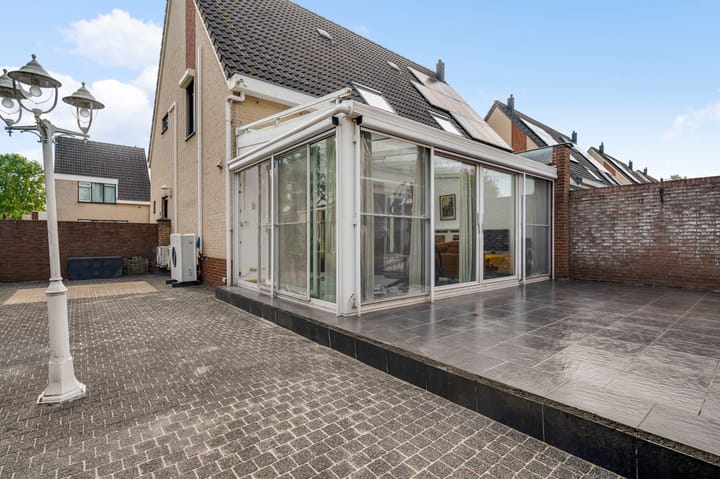 Photo 4 of Leesjongenstraat 17