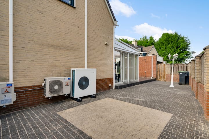 Photo 5 of Leesjongenstraat 17