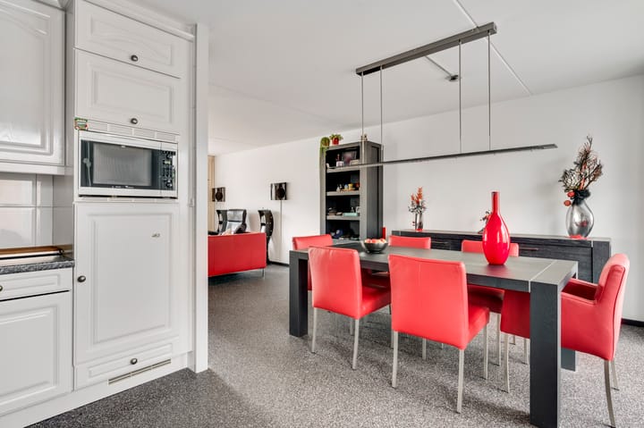 Photo 12 of Leesjongenstraat 17