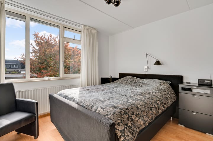 Photo 19 of Leesjongenstraat 17