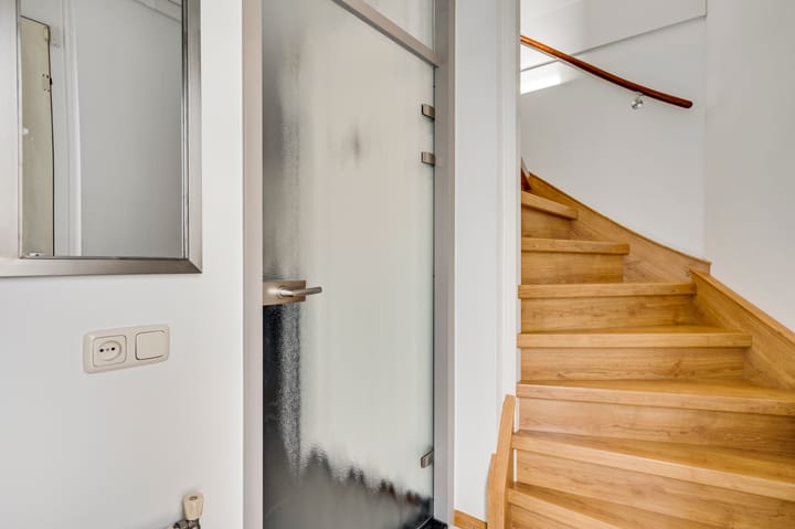 Photo 7 of Leesjongenstraat 17