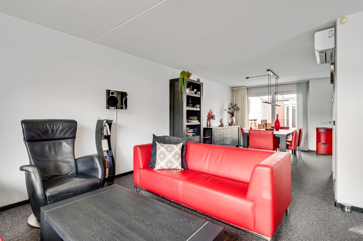 Photo 9 of Leesjongenstraat 17