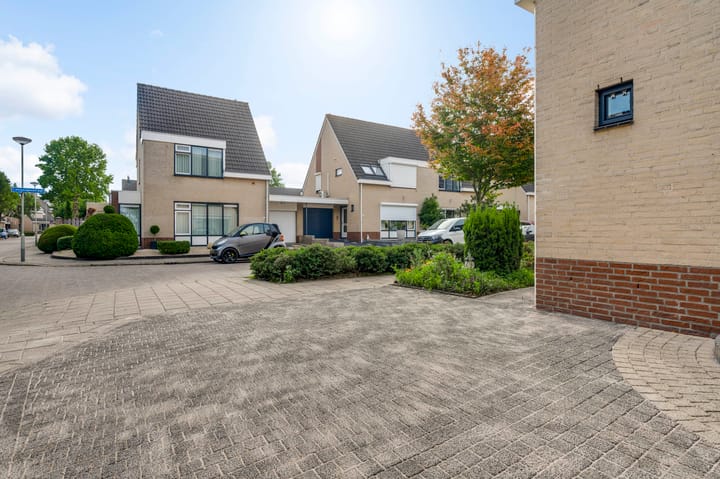 Photo 29 of Leesjongenstraat 17